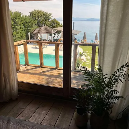 Tuz Treehouse Apartament Politiká
