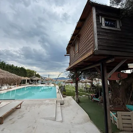 Tuz Treehouse